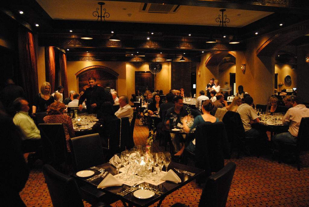 סנטוריון Royal Elephant Hotel & Conference Centre מראה חיצוני תמונה