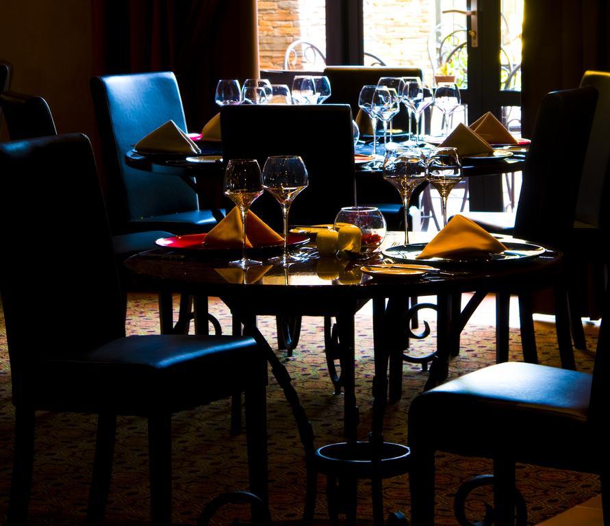 סנטוריון Royal Elephant Hotel & Conference Centre מראה חיצוני תמונה