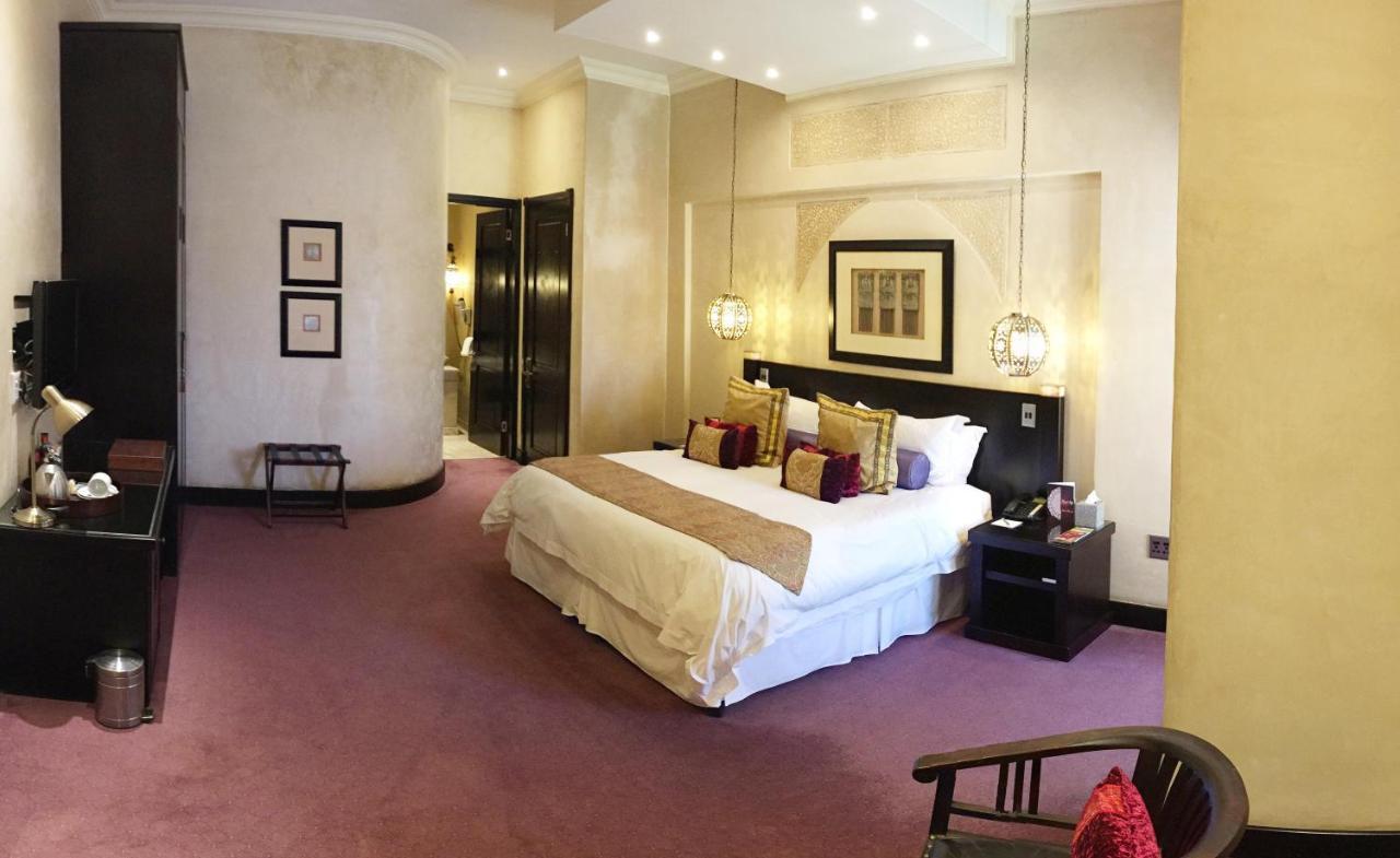 סנטוריון Royal Elephant Hotel & Conference Centre מראה חיצוני תמונה