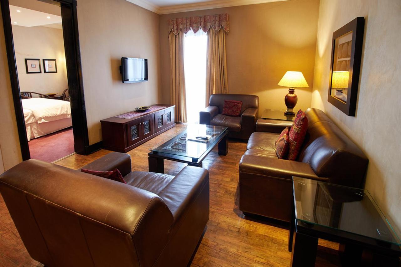 סנטוריון Royal Elephant Hotel & Conference Centre מראה חיצוני תמונה