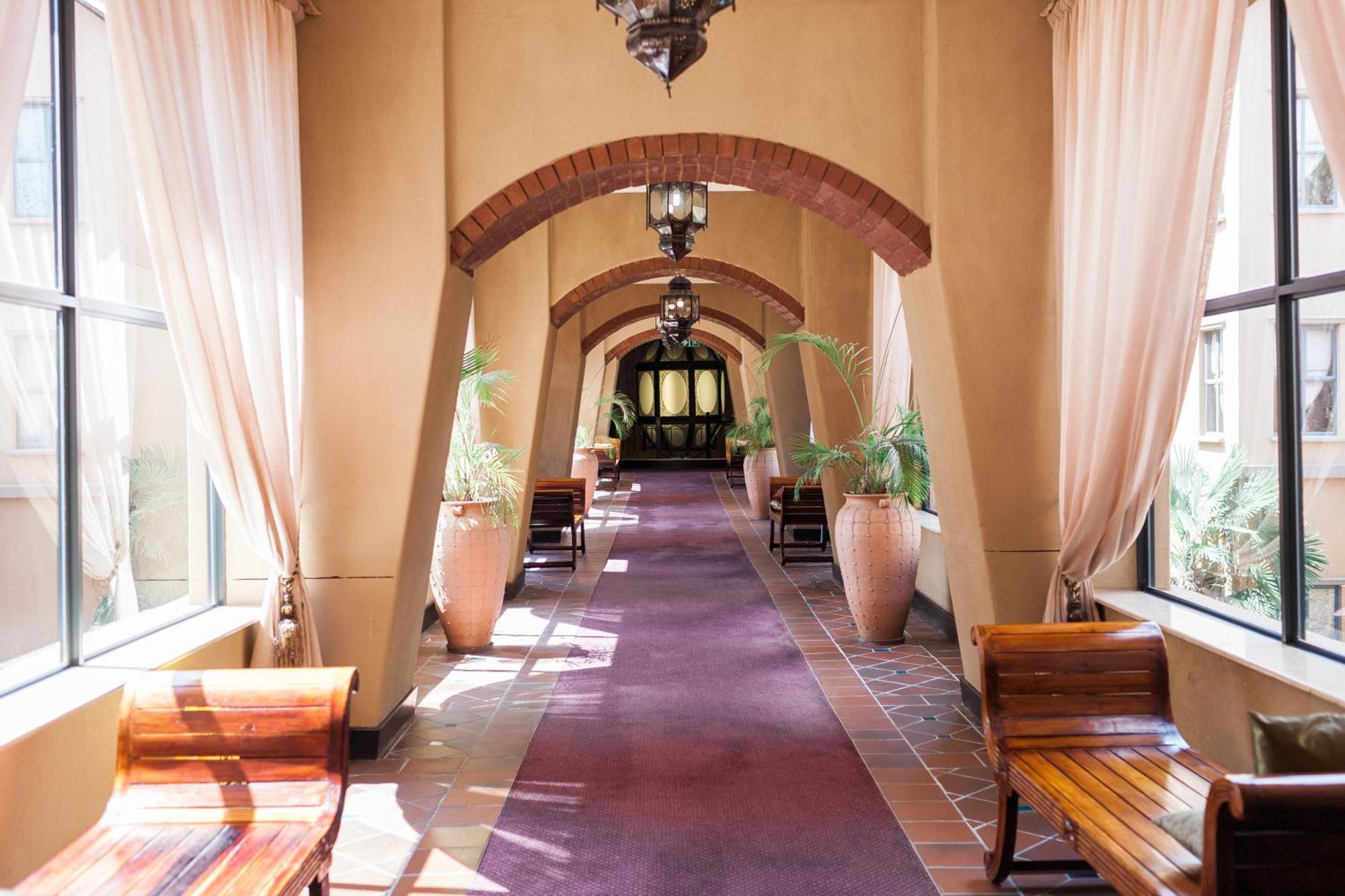 סנטוריון Royal Elephant Hotel & Conference Centre מראה חיצוני תמונה