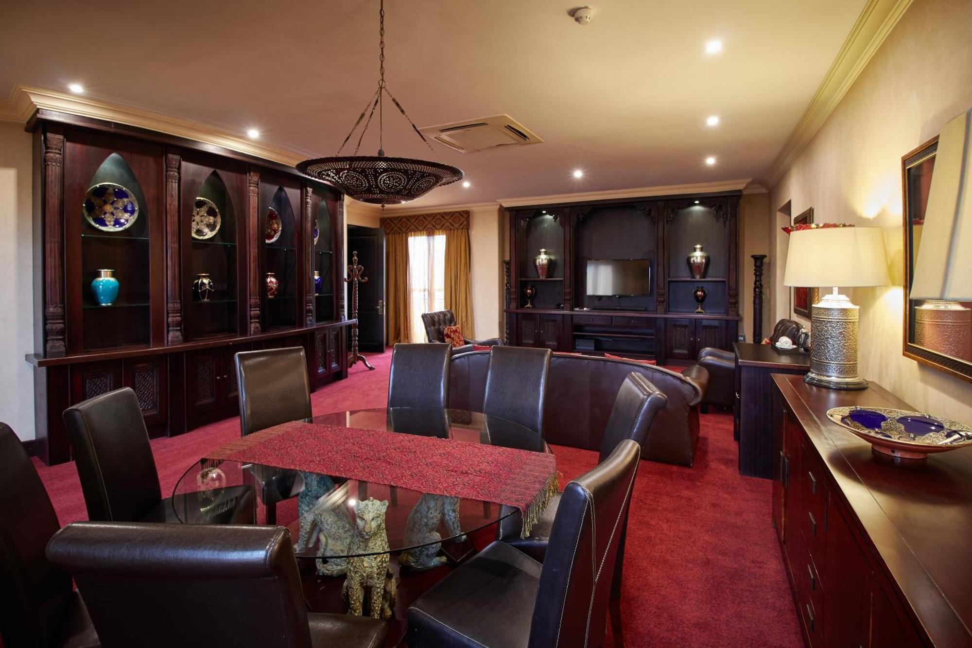 סנטוריון Royal Elephant Hotel & Conference Centre מראה חיצוני תמונה
