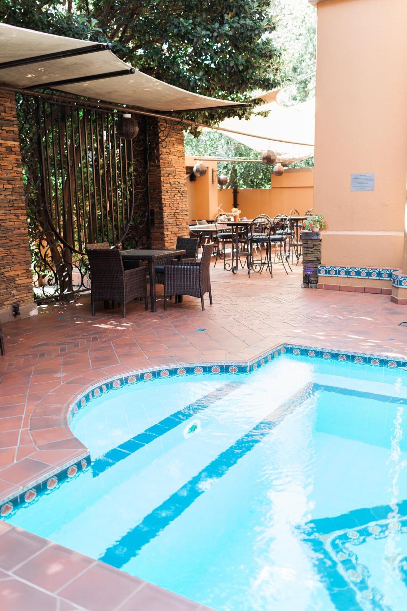 סנטוריון Royal Elephant Hotel & Conference Centre מראה חיצוני תמונה