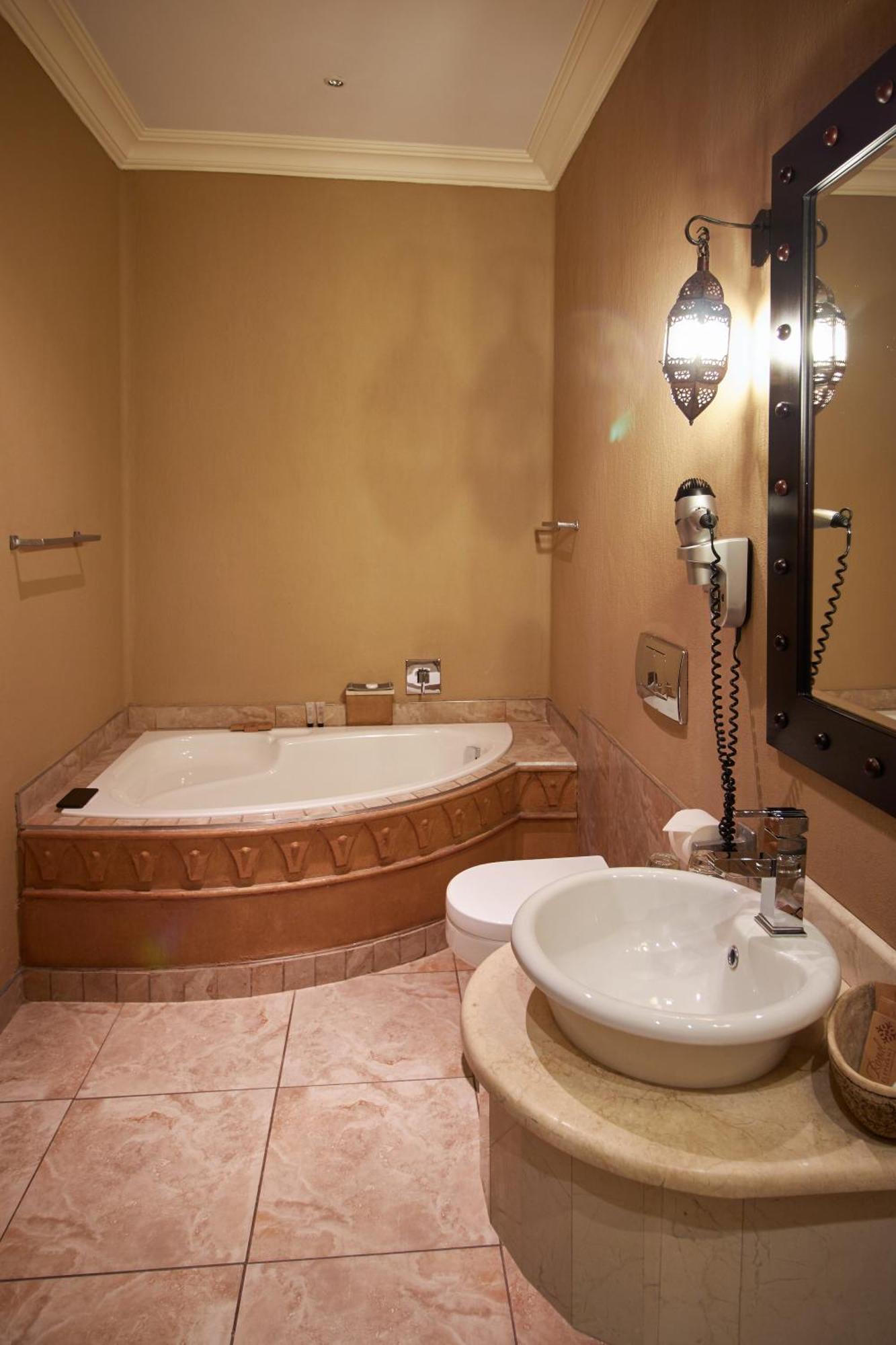 סנטוריון Royal Elephant Hotel & Conference Centre מראה חיצוני תמונה